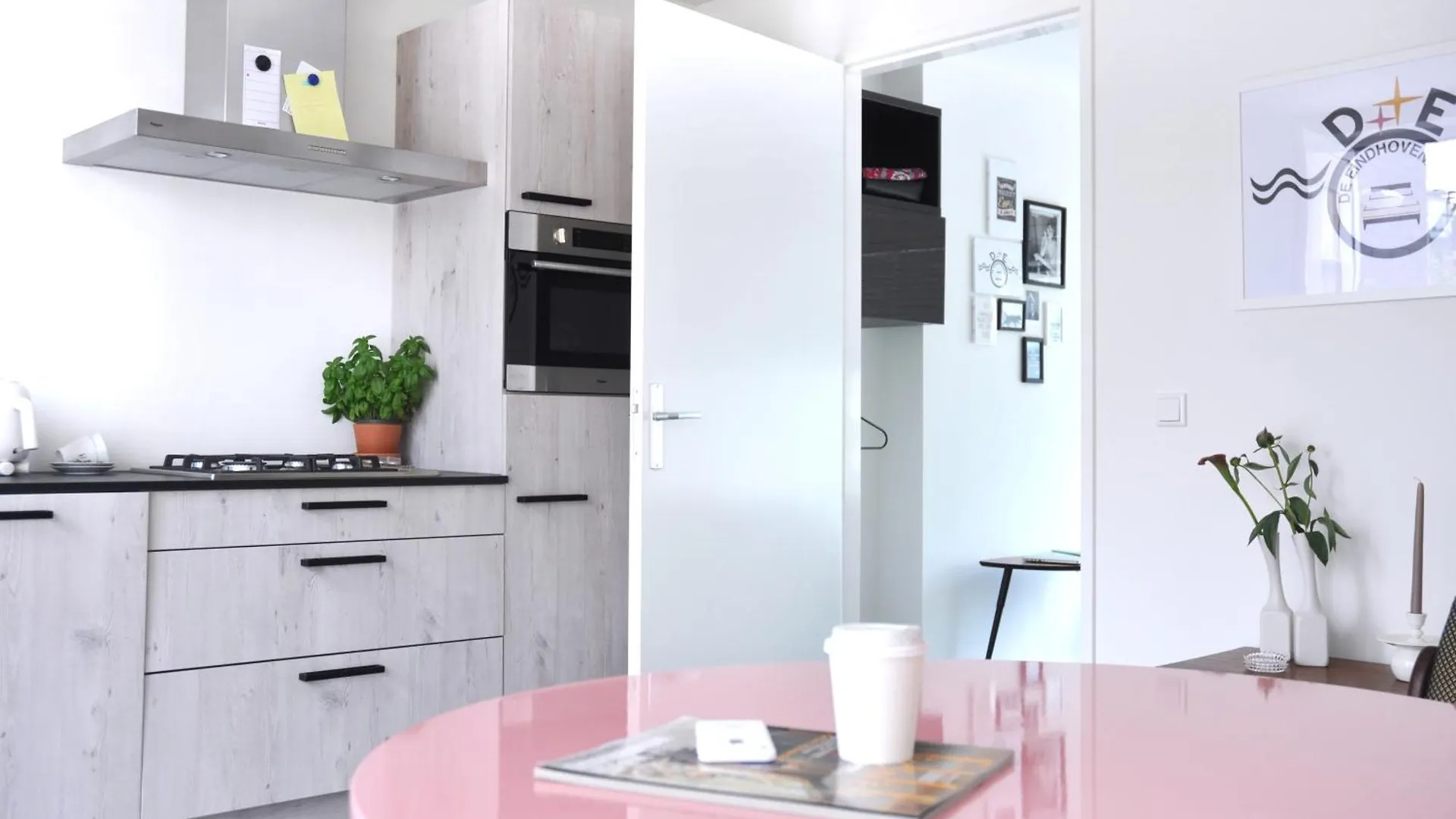 De Eindhovenaar City Apartments  Эйндховен